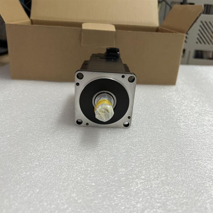 Yaskawa SGMJV-04ADA21 AC SERVO MOTOR 2.7A 400W 3000RPM 200V NEW