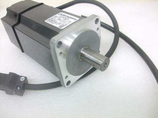 Mitsubishi HC-MFS43G1 AC Servo Motor 3AC 2.8A 122V 3000RPM 400W NEW