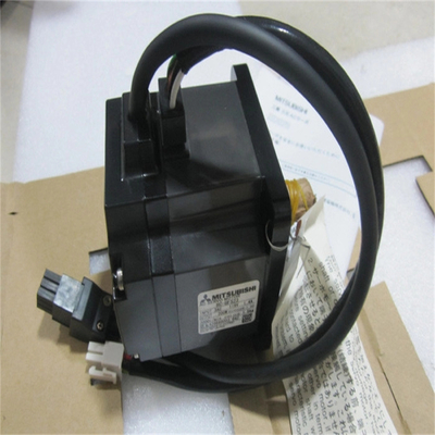 Mitsubishi HC-UFS13 AC Servo Motor 120V 0.7A 100W 3000RPM 3AC