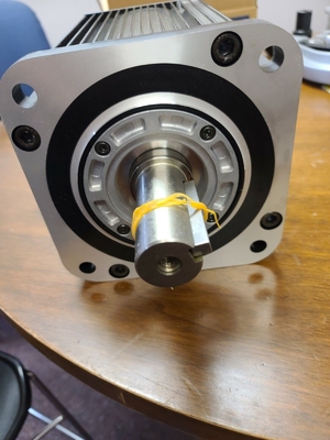 Yaskawa SGMGH-44ACA61 AC SERVO MOTOR 32.8A 4.4KW 1500RPM 200V NEW