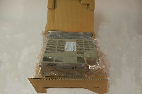 Yaskawa SGDB-07ADM AC SERVO AMPLIFIER 200V 1 year warranty 0.7KW NEW