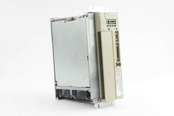Yaskawa SGDM-20AC-SD2B AC SERVO AMPLIFIER 200-230V 18.5A 2KW NEW