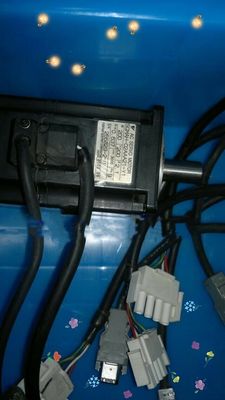 Yaskawa SGMAH-02AAA21-Y1 AC SERVO MOTOR 200W 200V 2.1A 3000RPM NEW