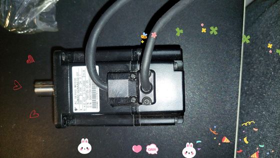 Yaskawa SGMAH-02AAA61D-YO AC SERVO MOTOR 200W 200V 2.1A 3000RPM NEW