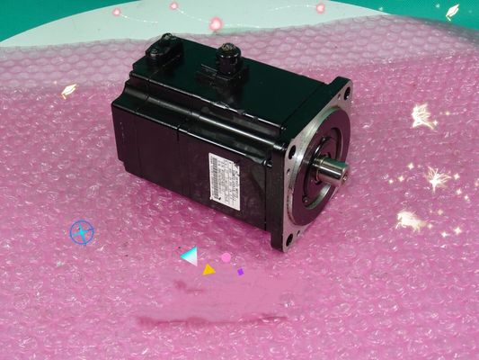 Yaskawa SGMPH-04A1A-YR12 AC SERVO MOTOR 400W 3000RPM 200V 2.6A NEW