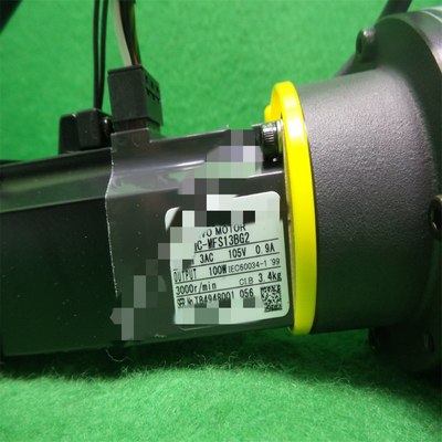 Mitsubishi HC-MFS13BG2 AC Servo Motor 3AC 0.9A 105V 3000RPM NEW