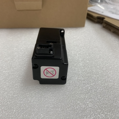 Yaskawa SGMAS-01ACA21 AC SERVO MOTOR 100W 200V 0.91A 3000RPM NEW