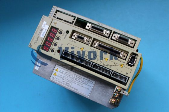 Yaskawa SGDH-05AEOY Industrial Servo Drive 50 / 60HZ 200 - 230VAC INPUT 4AMP