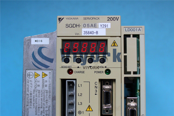 Yaskawa SGDH-05AEOY Industrial Servo Drive 50 / 60HZ 200 - 230VAC INPUT 4AMP