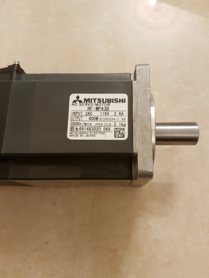 Mitsubishi HF-MP43B AC Servo Motor 3 PHASE 400W 119V 3000RPM NEW