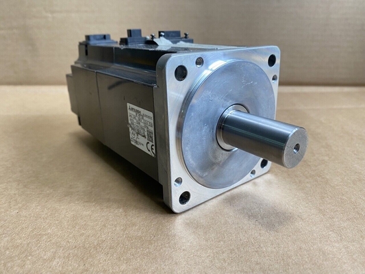 Mitsubishi HF-KP73B AC Servo Motor 3 PHASE 750W 106V 3000RPM NEW