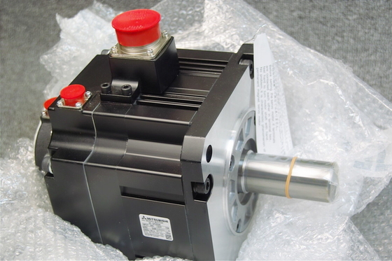 Mitsubishi HF-SP202B AC Servo Motor 3 PHASE 2KW 132V 2000RPM NEW