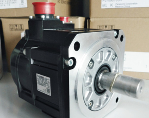 Mitsubishi HF-SP121 AC Servo Motor 3 PHASE 1.2KW 134V 1000RPM NEW
