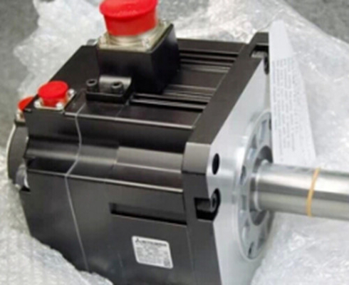 Mitsubishi HF-SP121B AC Servo Motor 3 PHASE 1.2KW 134V 1000RPM NEW