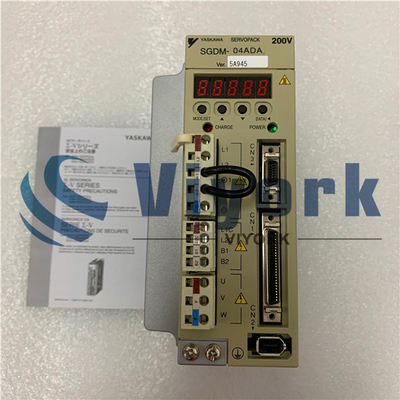 Yaskawa SGDM-04ADA Industrial Servo Drive 50 / 60HZ 200 - 230VAC INPUT 5.5AMP