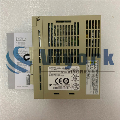 Yaskawa SGDM-04ADA Industrial Servo Drive 50 / 60HZ 200 - 230VAC INPUT 5.5AMP