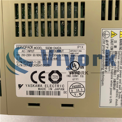 Yaskawa SGDM-04ADA Industrial Servo Drive 50 / 60HZ 200 - 230VAC INPUT 5.5AMP