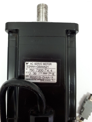 Yaskawa SGMAH-08AAA21 AC SERVO MOTOR 750W 200V 4.4A 3000RPM NEW