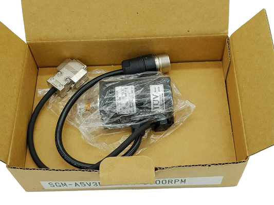 Yaskawa SGM-A5A316 AC SERVO MOTOR 50W 200V 0.6A 3000RPM NEW