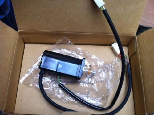 Yaskawa SGM-01A312 AC SERVO MOTOR 100W 200V 0.87A 3000RPM NEW