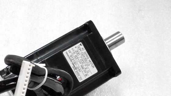 Yaskawa SGM-02A316 AC SERVO MOTOR 200W 200V 2A 3000RPM NEW