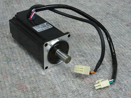 Yaskawa SGM-04A312 AC SERVO MOTOR 400W 200V 2.6A 3000RPM NEW