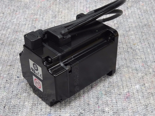 Yaskawa SGMAS-08A2AA1-E AC SERVO MOTOR 200V 750W 5.4A 3000RPM NEW