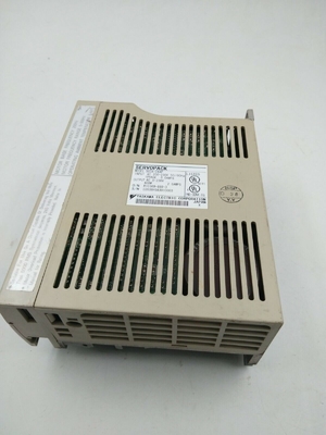 Yaskawa SGDA-04AP AC SERVO AMPLIFIER 200-230V 6/2.6A 400W NEW