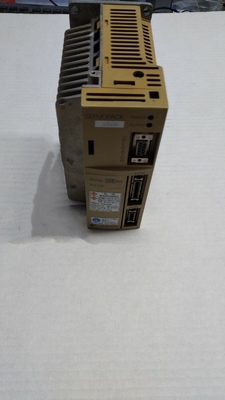 Yaskawa SGDA-04AS AC SERVO AMPLIFIER 200-230V 6/2.6A 400W NEW
