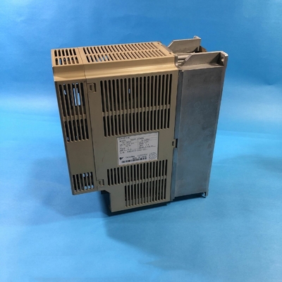 Yaskawa SGDB-05AD AC SERVO AMPLIFIER 200-230V 5A 0.4KW 3 PHASE NEW