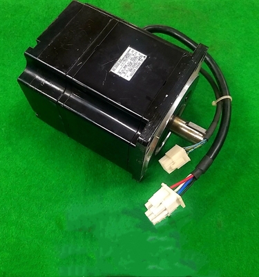 Yaskawa SGMP-15A314 AC SERVO MOTOR 1.5KW 200V 7.5A 3000RPM NEW