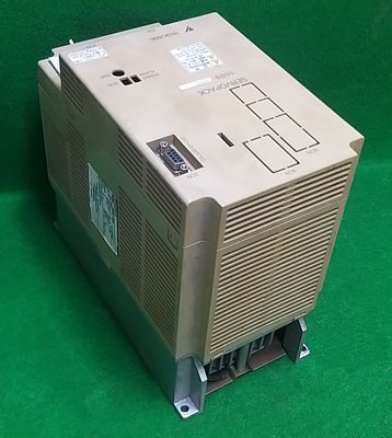 Yaskawa SGDB-20AD AC SERVO AMPLIFIER 200-230V 12A 1.8KW 3 PHASE NEW