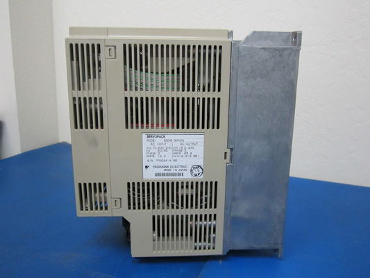 Yaskawa SGDB-30ADG AC SERVO AMPLIFIER 200-230V 18A 2.9KW 3 PHASE NEW