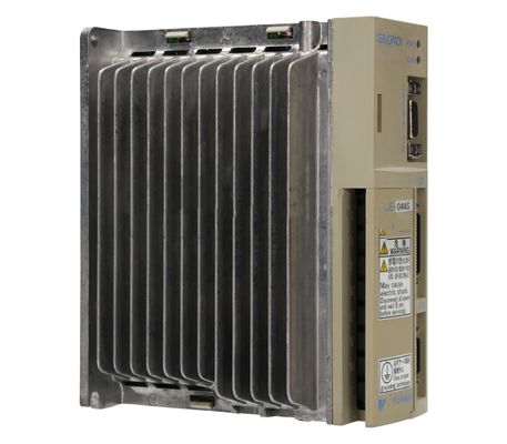 Yaskawa SGDE-04AS AC SERVO AMPLIFIER 6/2.6A 200-230V 400W NEW