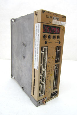 Yaskawa SGDM-01AD AC SERVO AMPLIFIER 200-230V 2A 0.1KW 50/60HZ NEW