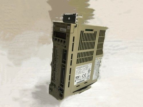 Yaskawa SGDM-01ADA-RY5 AC SERVO AMPLIFIER 200-230V 2A 0.1KW NEW