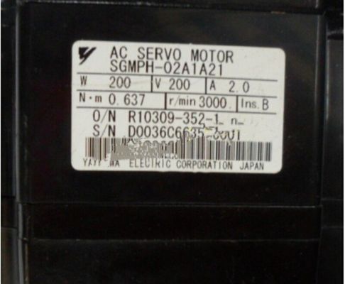 Yaskawa SGMPH-02A1A21 AC SERVO MOTOR 200V 2A 200W 3000RPM NEW