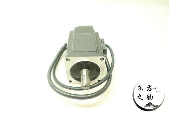 Yaskawa SGMAH-02BBAB1 AC SERVO MOTOR 200V 2A 200W 3000RPM NEW