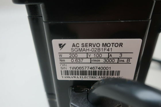 Yaskawa SGMAH-02BBAB1 AC SERVO MOTOR 200V 2A 200W 3000RPM NEW