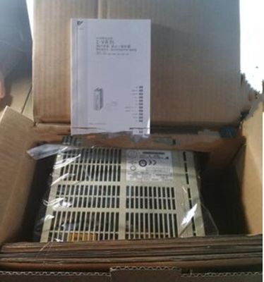 Yaskawa SGDM-05ADA AC SERVO AMPLIFIER 200-230V 5.5A 0.5KW NEW