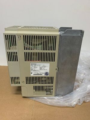 Yaskawa SGDM-08AC-SD1 AC SERVO AMPLIFIER 200-230V 5.5A 0.5KW NEW