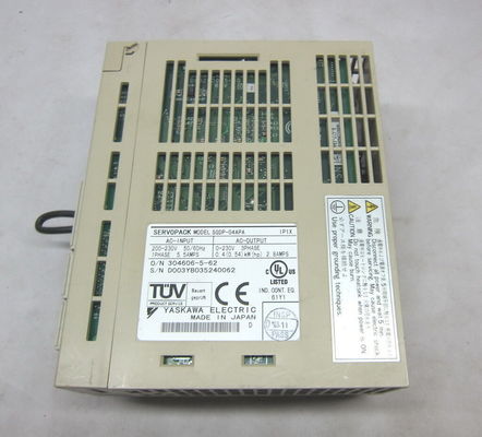 Yaskawa SGDP-04APA AC SERVO AMPLIFIER 200-230V 5.5A 0.4KW 50/60HZ NEW