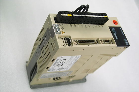 Yaskawa SGDS-10A01A AC SERVO AMPLIFIER 200-230V 4.9A 1KW NEW