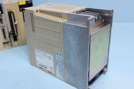 Yaskawa SGDS-15A05A AC SERVO AMPLIFIER 200-230V 7.3A 1.5KW NEW