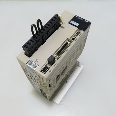 Yaskawa SGDV-8R4D01A AC Servo Amplifier 400V 2KW 3 PHASE