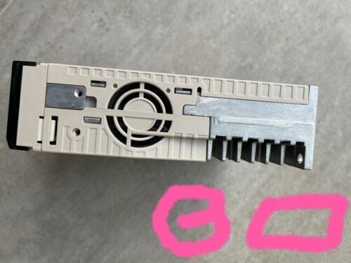 Yaskawa SGDV-R70A21A AC Servo Amplifier 200-230V 0.3A 50W NEW