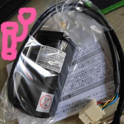 Yaskawa SGM-01A314P AC SERVO MOTOR 100W 200V 0.87A 3000RPM NEW