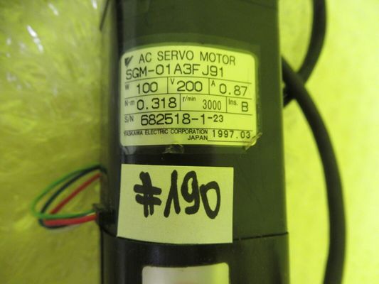 Yaskawa SGM-01A3FJ91 AC SERVO MOTOR 100W 200V 0.87A 3000RPM NEW