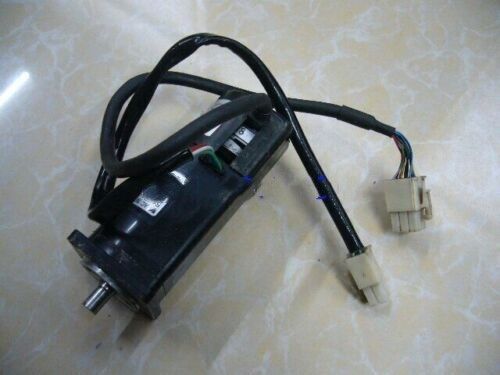 Yaskawa SGM-01A3T012 AC SERVO MOTOR 100W 200V 0.87A 3000RPM NEW