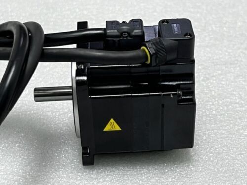 Yaskawa SGM-01A3SU31 AC SERVO MOTOR 100W 200V 0.87A 3000RPM NEW